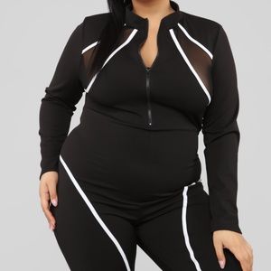 NWT🆕 fashion nova curve JUMPSUIT 1x
